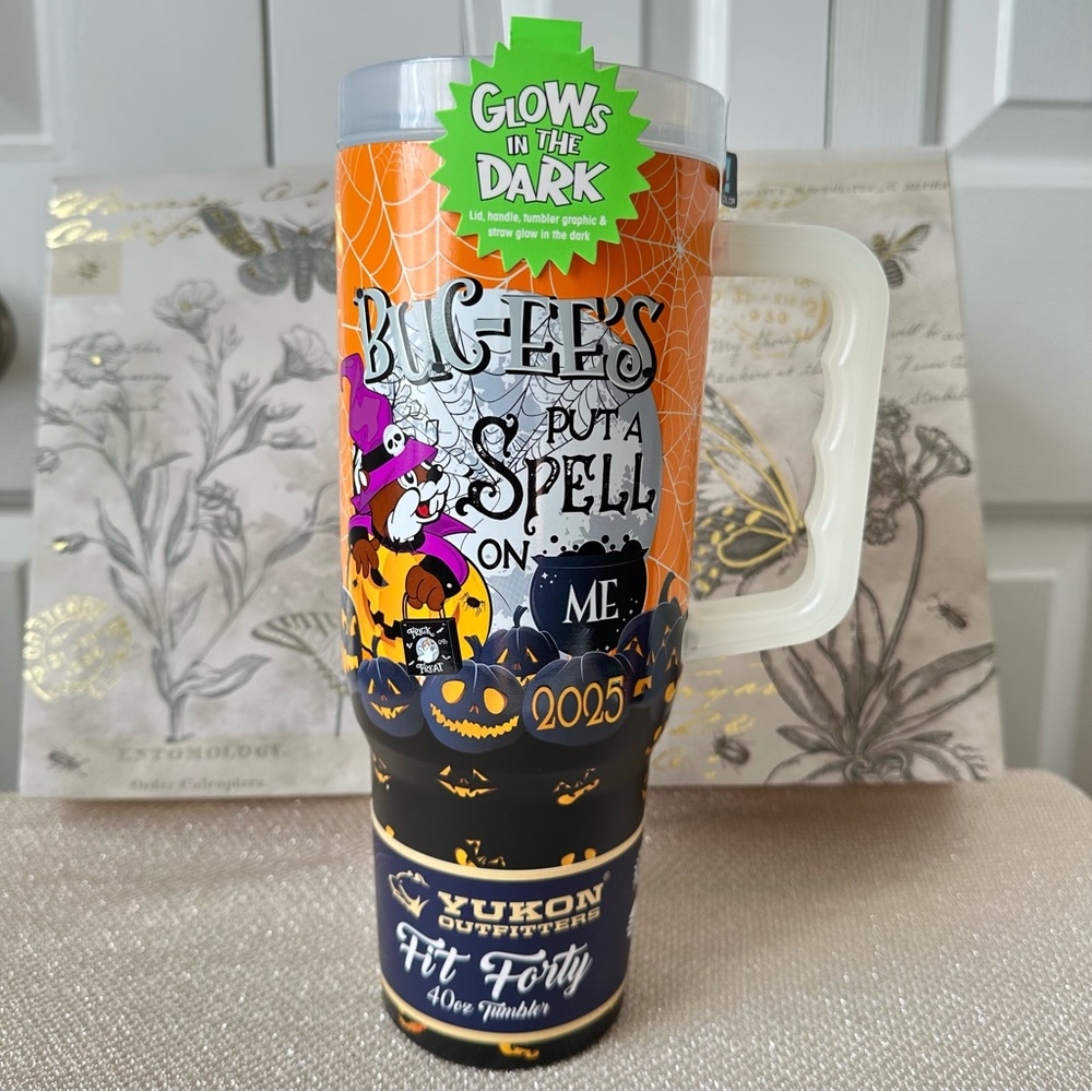 Buc-ee’s 2025 Halloween Glow in the Dark 40 oz Tumbler by Yukon Outfitters